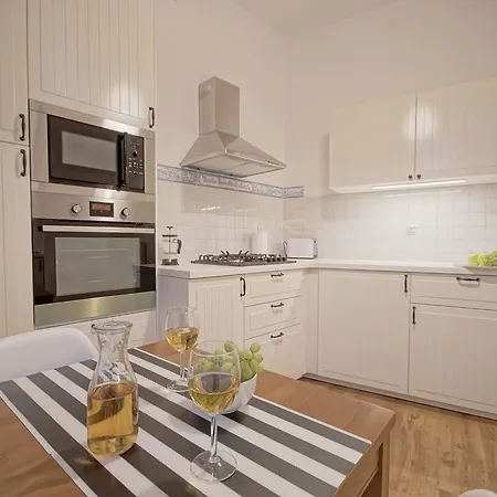 Pocohotel Apartment *
